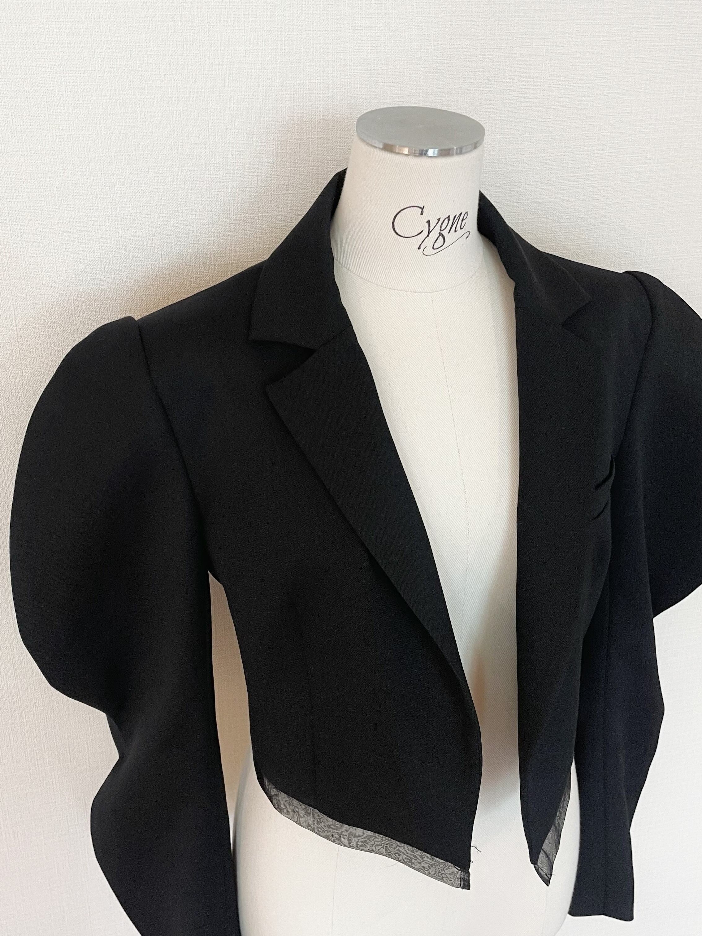 Lionel Curved Sleeve Short Jacket